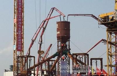 世界最大橋梁基礎(chǔ)--滬通長江大橋28號(hào)主墩沉井封底